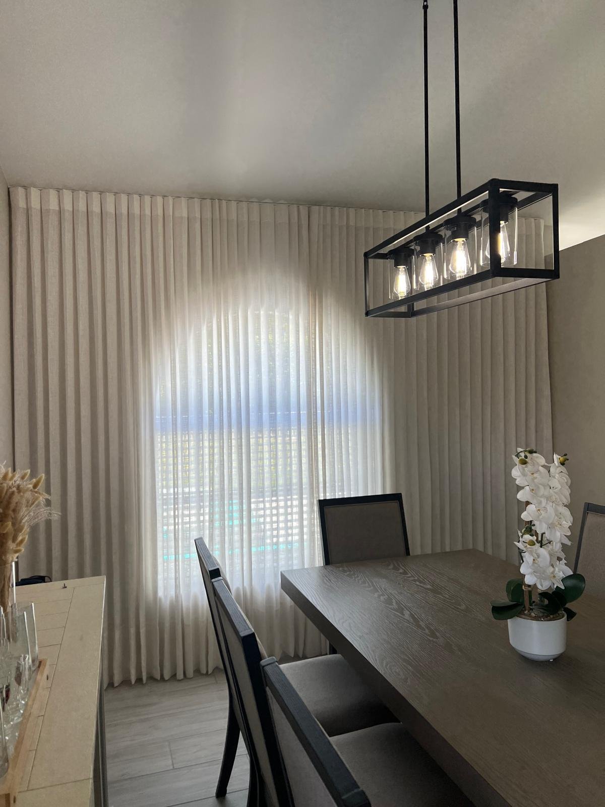 Orlando curtain and blinds